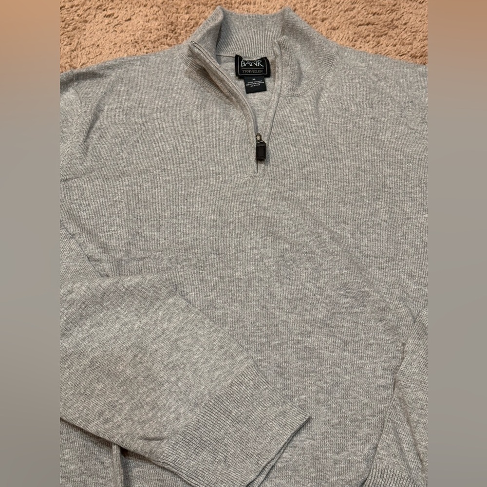 Jos A Banks Travelers Men’s gray 1/4 zip sweater
